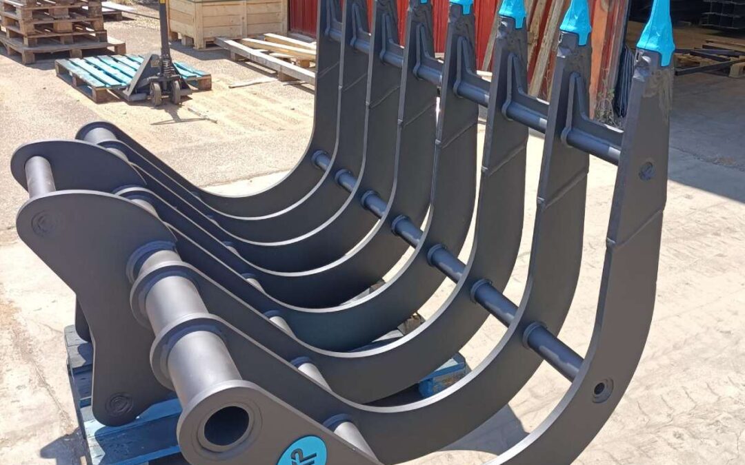 Godet fléco ou râteau : l&rsquo;outil indispensable pour le tri et le nettoyage de terrain