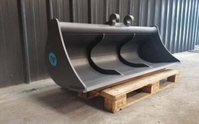 Le guide complet du godet de curage : choisir le bon profil pour vos travaux